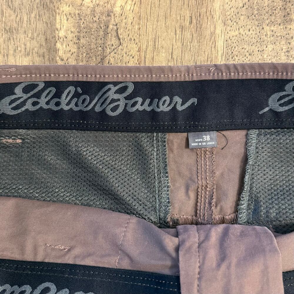 Eddie Bauer Shorts Flex Waist Zip Pocket Outdoor Hiking Golf 10” Mauve Men’s 38 - Picture 3 of 11